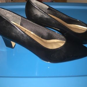 Life Stride black pumps size 7B.