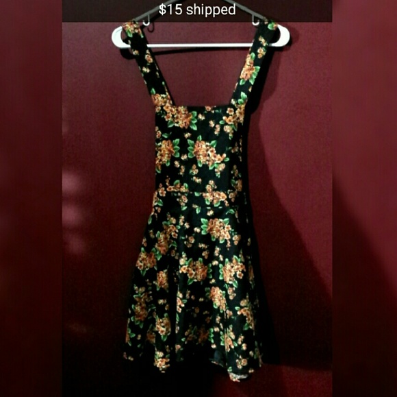 Floral overall skirt ?