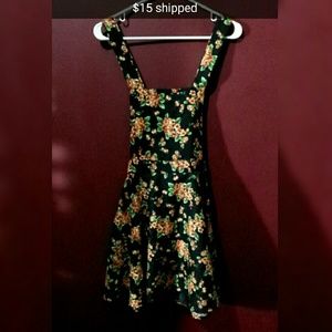 Floral overall skirt ?