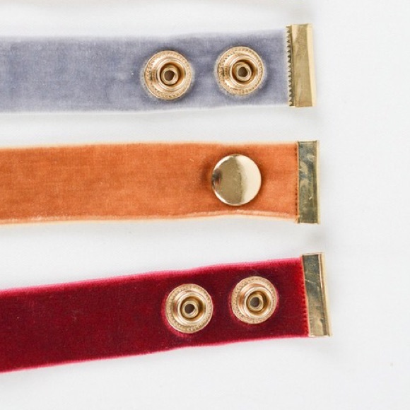 New! Wine colored Velvet Choker - Picture 3 of 3