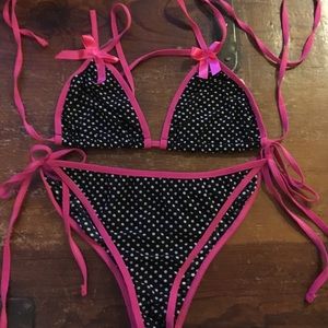 Black white hot pink polka dot scrunch butt bikini