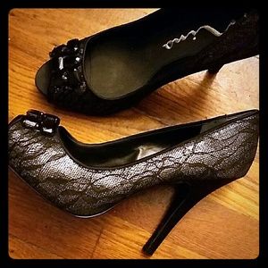 Black dress shoes