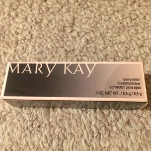 Mary Kay concealer Ivory