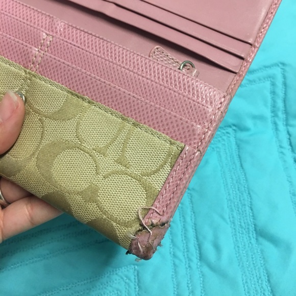 Authentic Coach wallet - Picture 4 of 4