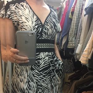 XS BCBG black &off white dress/ 95%poly 5%spandex