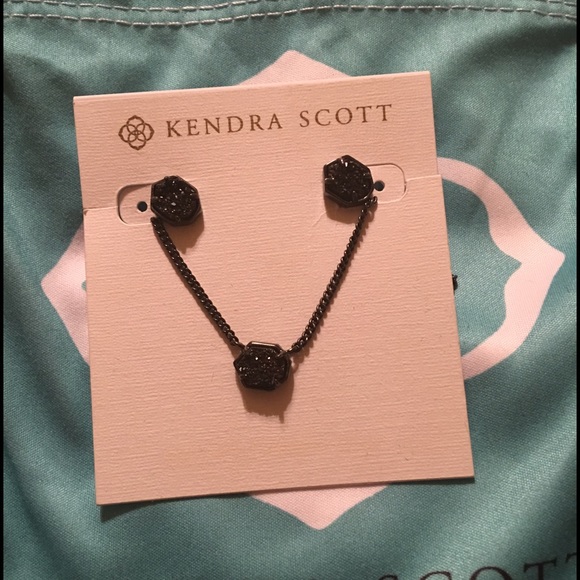Kendra Scott $130 value!!