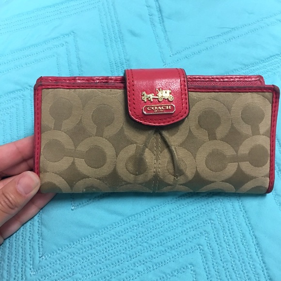 Classy Coach wallet!