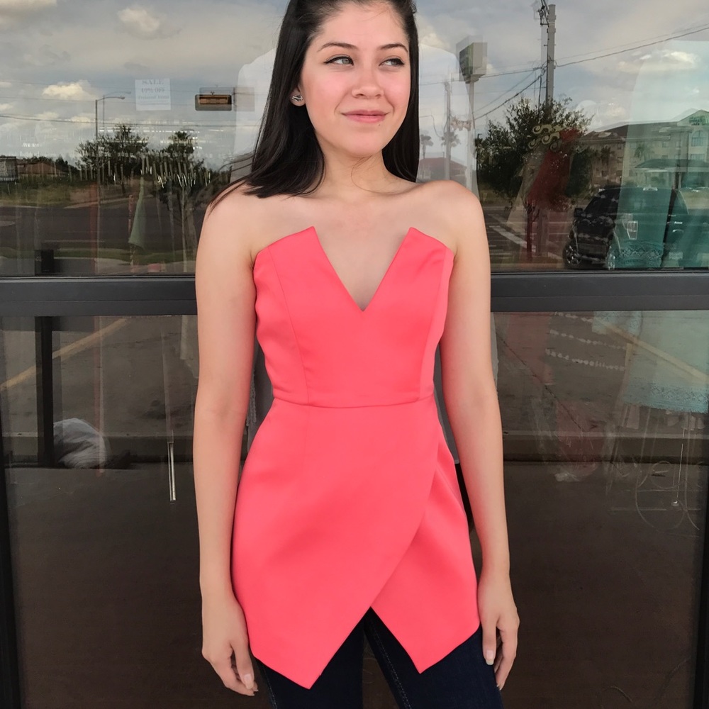 STYLE STALKER Strapless Plunge Top