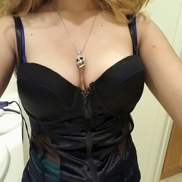 ??Black zip up corset??