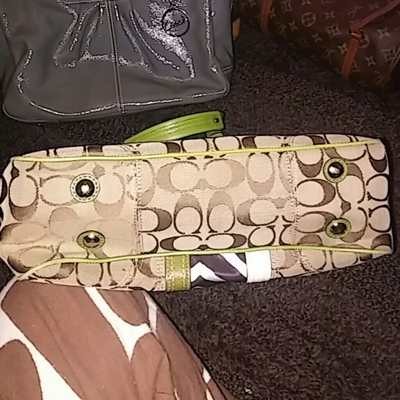 Authentic Coach - Picture 4 of 4