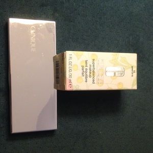 Clinique superbalanced makeup