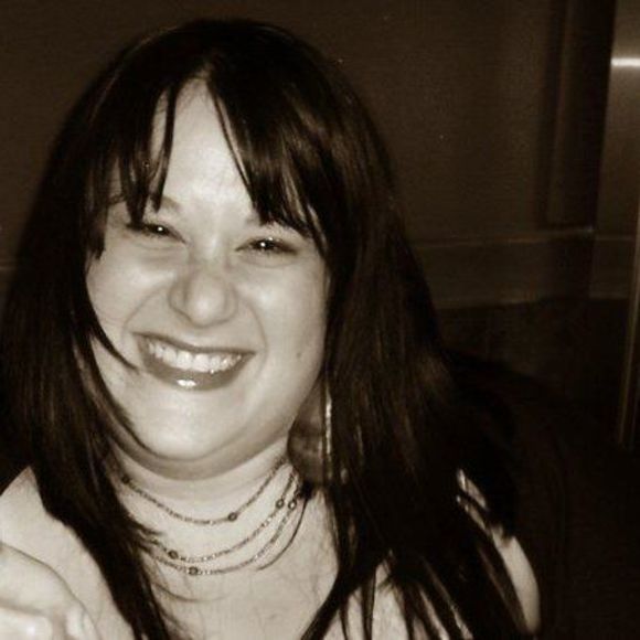 Meet your Posher, Christina - Picture 2 of 4