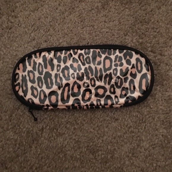 MAC Makeup brush holder/makeup bag