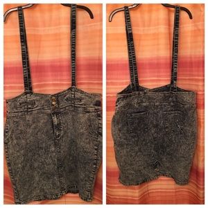 Denim skirt with suspenders Forever 21+