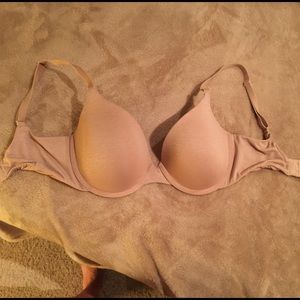 32 DD VICTORIAS SECRET BRA