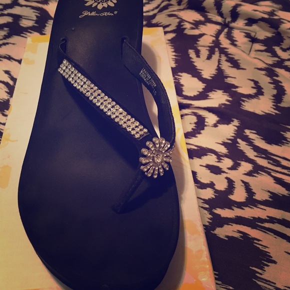 Size 10 Yellow Box Flip Flops