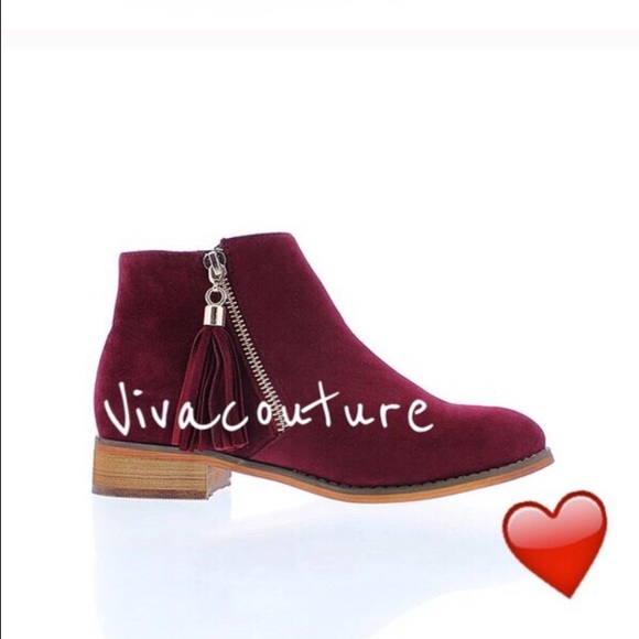 New Fabulous Black Fringe Bootie - Picture 2 of 4