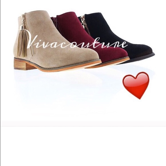 New Fabulous Black Fringe Bootie - Picture 3 of 4