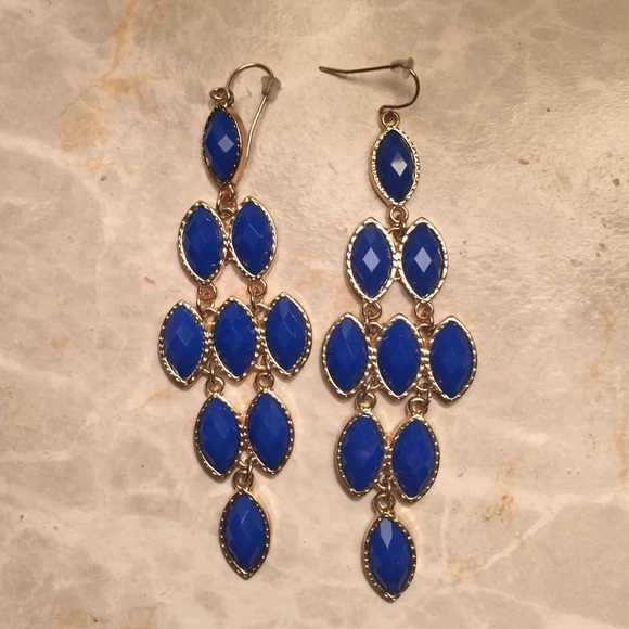 Blue darling dangling earrings