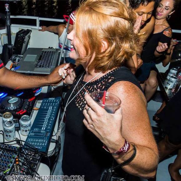 Meet your Posher, Manu