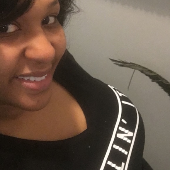 Meet your Posher, Sasha - Picture 1 of 1