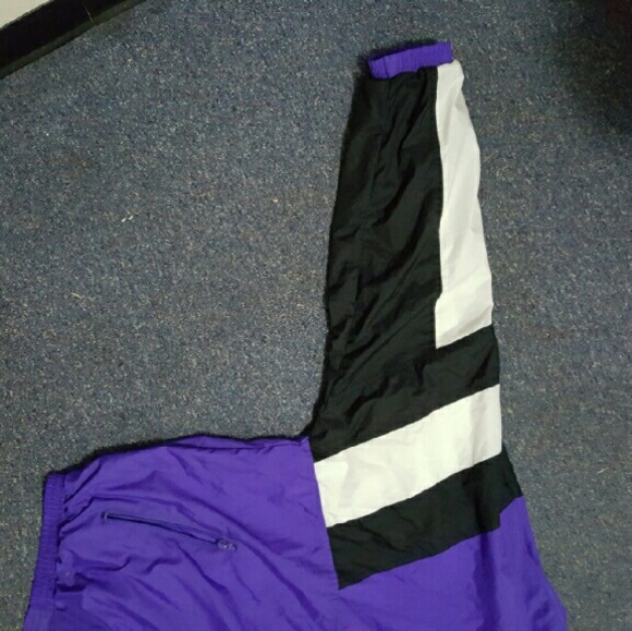 Windbreaker - Picture 2 of 4