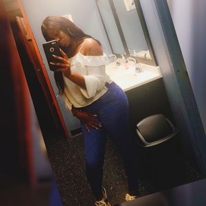 Meet your Posher, Crystal