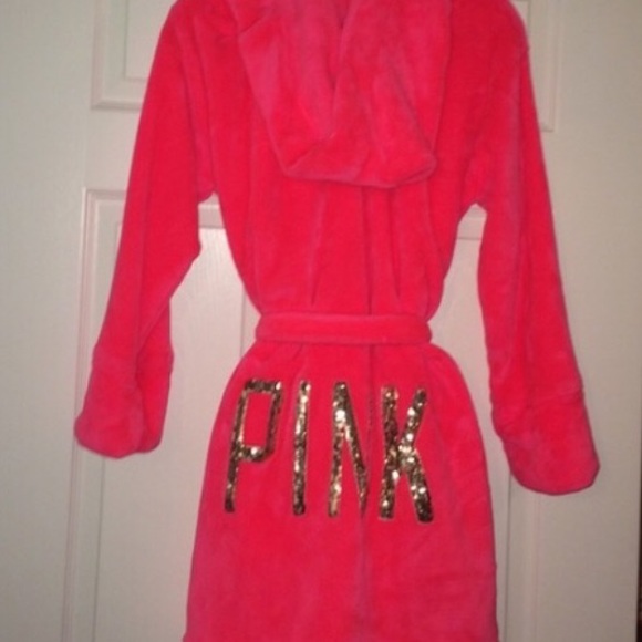 NEWLY Reduced 🎉 Victoria's Secret PINK Robe