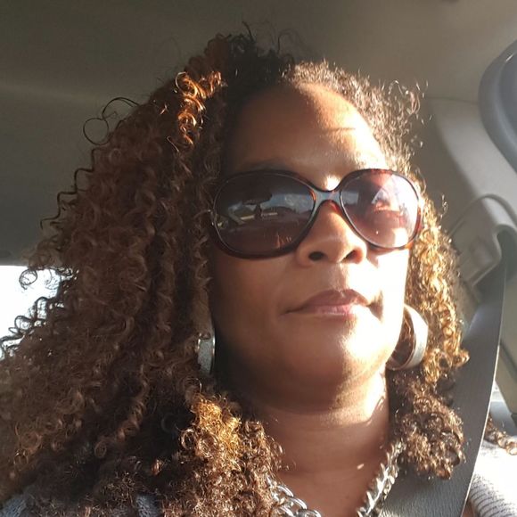 Meet your Posher, Latasha