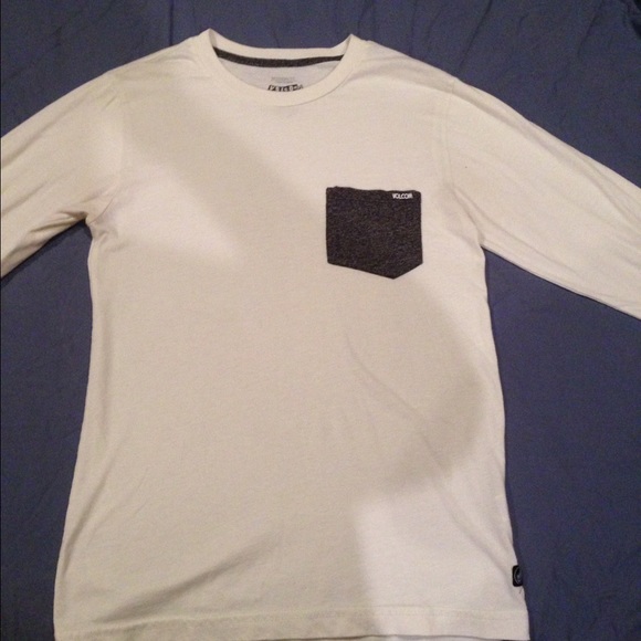Long sleeve volcom tee