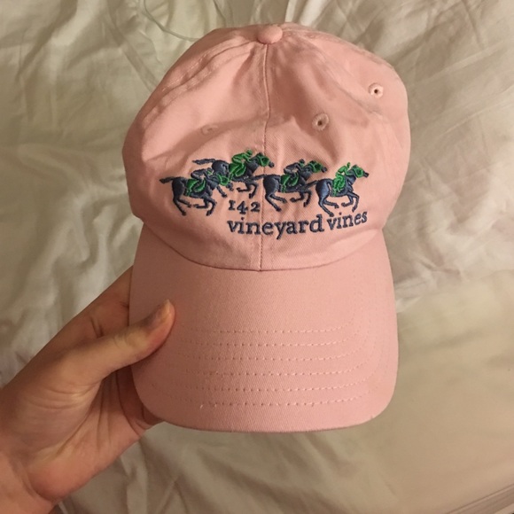 Vineyard vines hat !