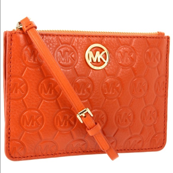 Michael Kors Wristlet one card slot.