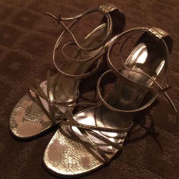 Gold stap 3in heels