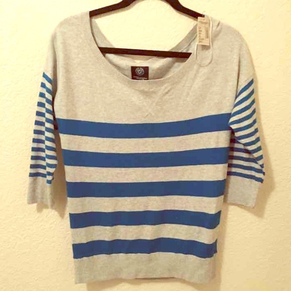 American Eagle sweater!!