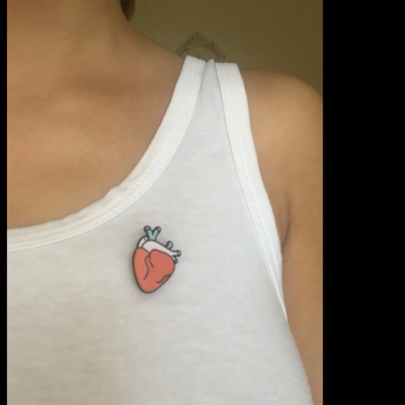 Anatomical Heart Pin enamel lapel pin brooch cute - Picture 3 of 4