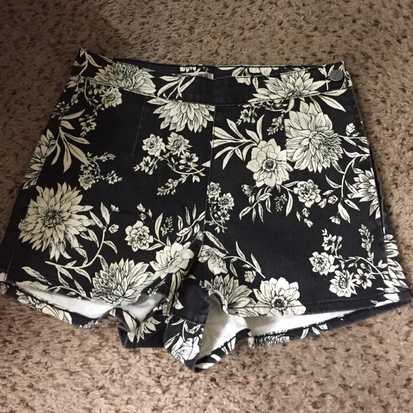 Floral high waisted shorts