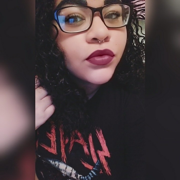 Meet your Posher, Monique