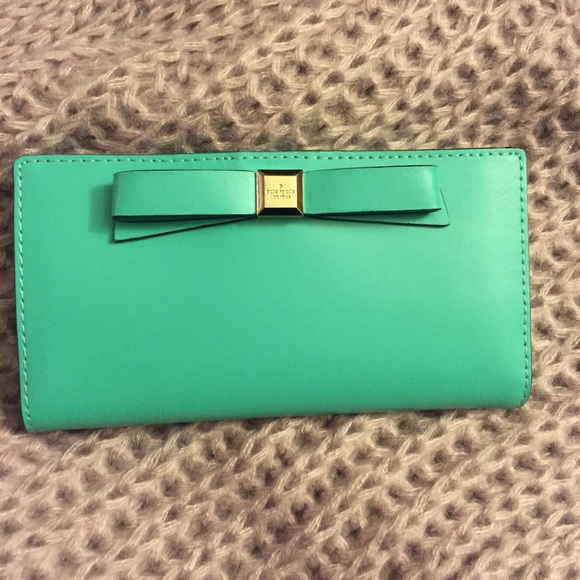 🎉✨Sold!✨🎉Kate spade wallet - Picture 2 of 4