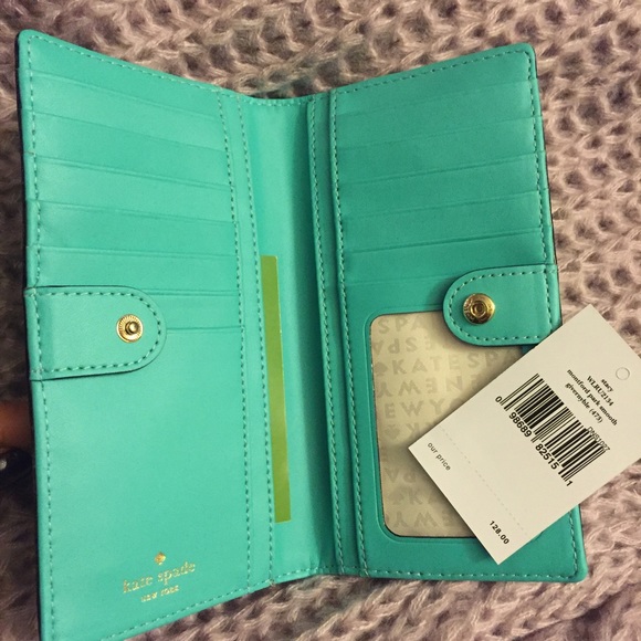 🎉✨Sold!✨🎉Kate spade wallet - Picture 3 of 4