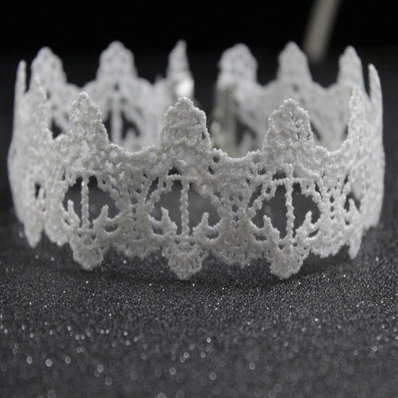 Dainty Lace Choker - Picture 3 of 4