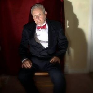 Meet your Posher, Christopher