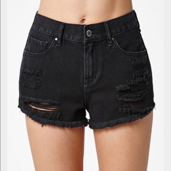 Black High-waisted shorts