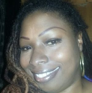 Meet your Posher, Aisha