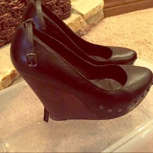 Price cut ✂️ Aldo Black/Wood Wedges