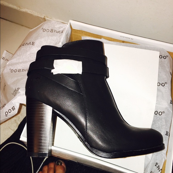 SOLD Bamboo ankle boots black size 7.5 - Picture 2 of 4