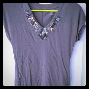 Jewel lined v-neck tee