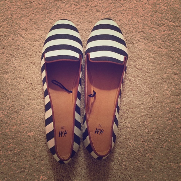 NEVER WORN H&M Navy Blue and White Striped Flats