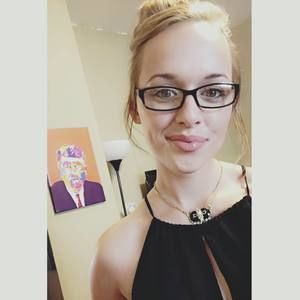 Meet your Posher, Becca