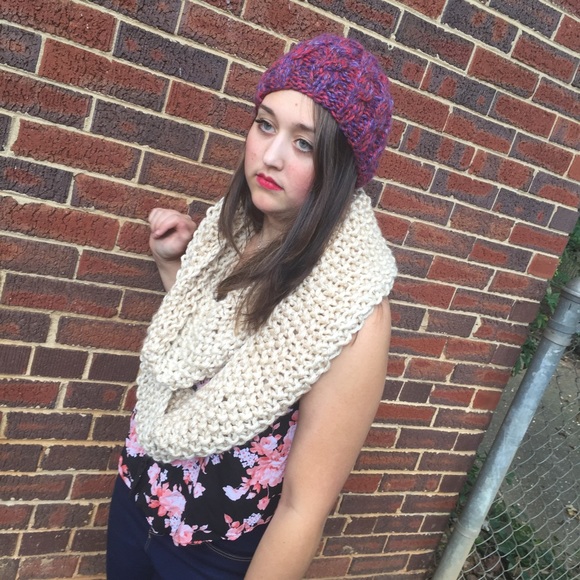 Infinity scarf in Ivory
