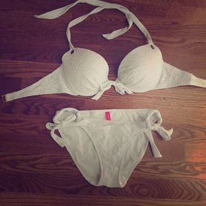 VS bikini 36C/Med